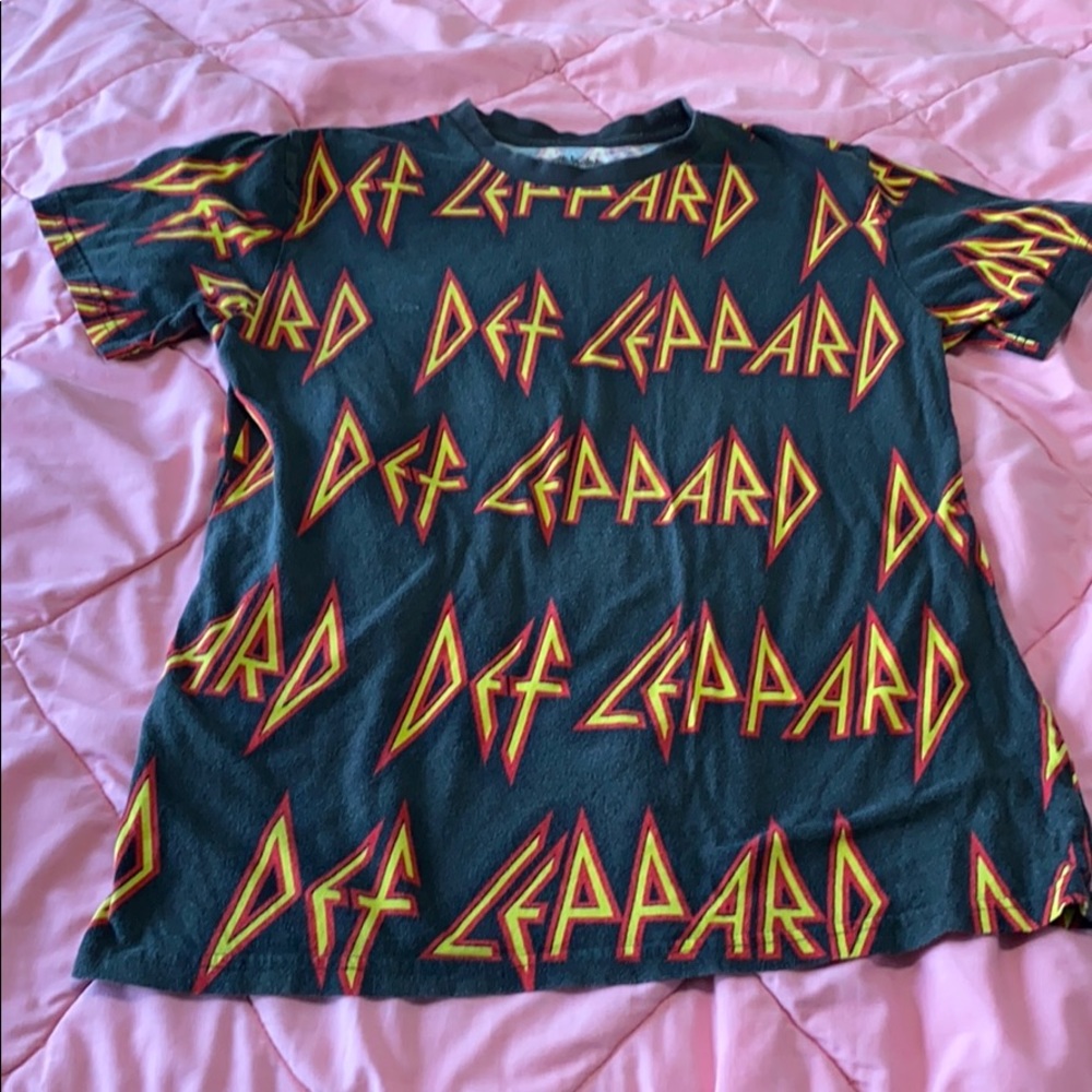 Def Leppard concert T All over print men’s small